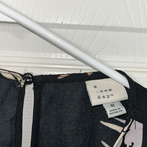 H&M/A New Day Pants Set(Size Top Medium,Pants 10) - Picture 9 of 9